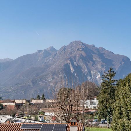 Spacious Apartment With Panoramic Views In Lecco Esterno foto