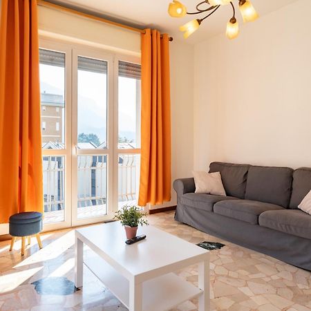 Spacious Apartment With Panoramic Views In Lecco Esterno foto