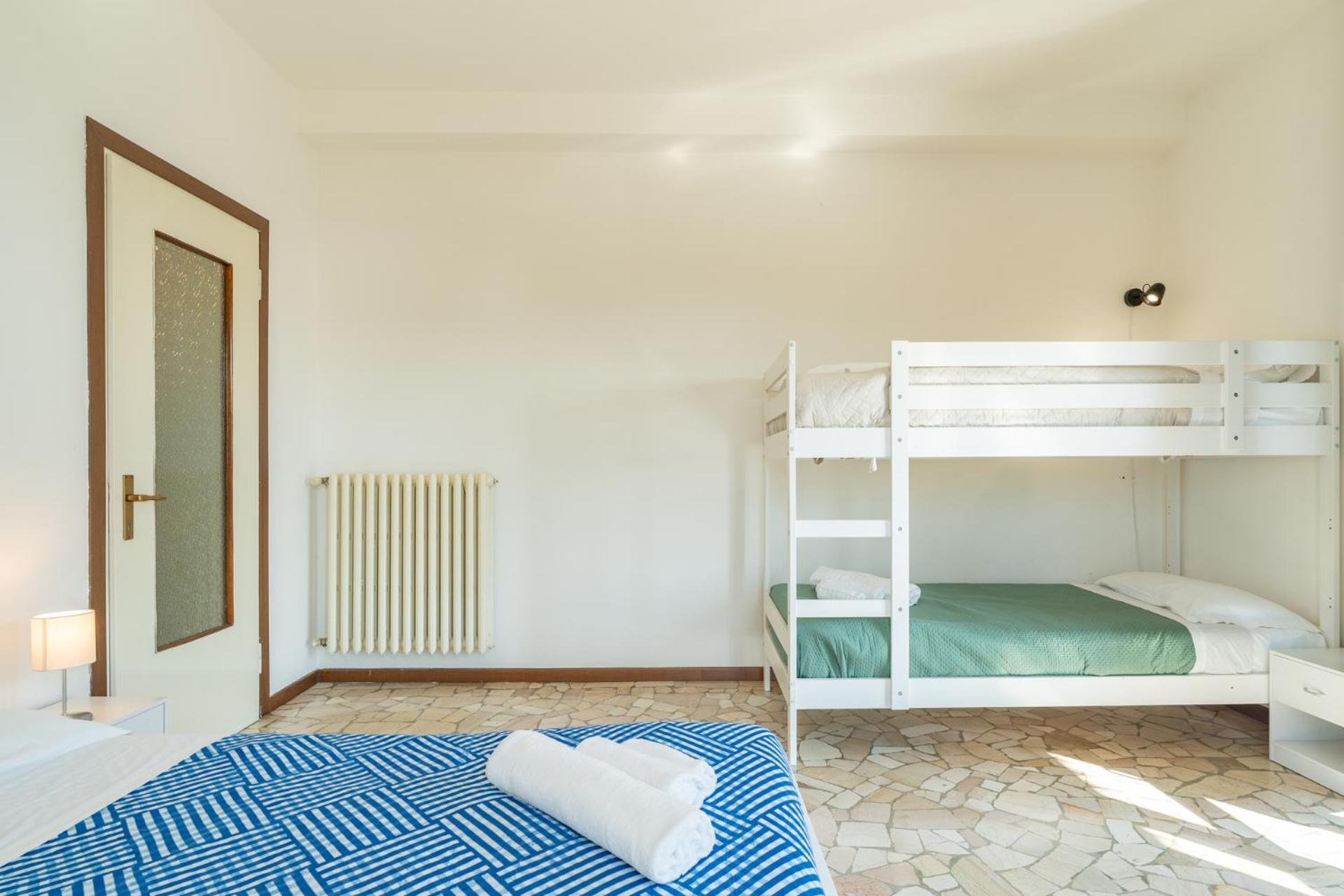 Spacious Apartment With Panoramic Views In Lecco Esterno foto